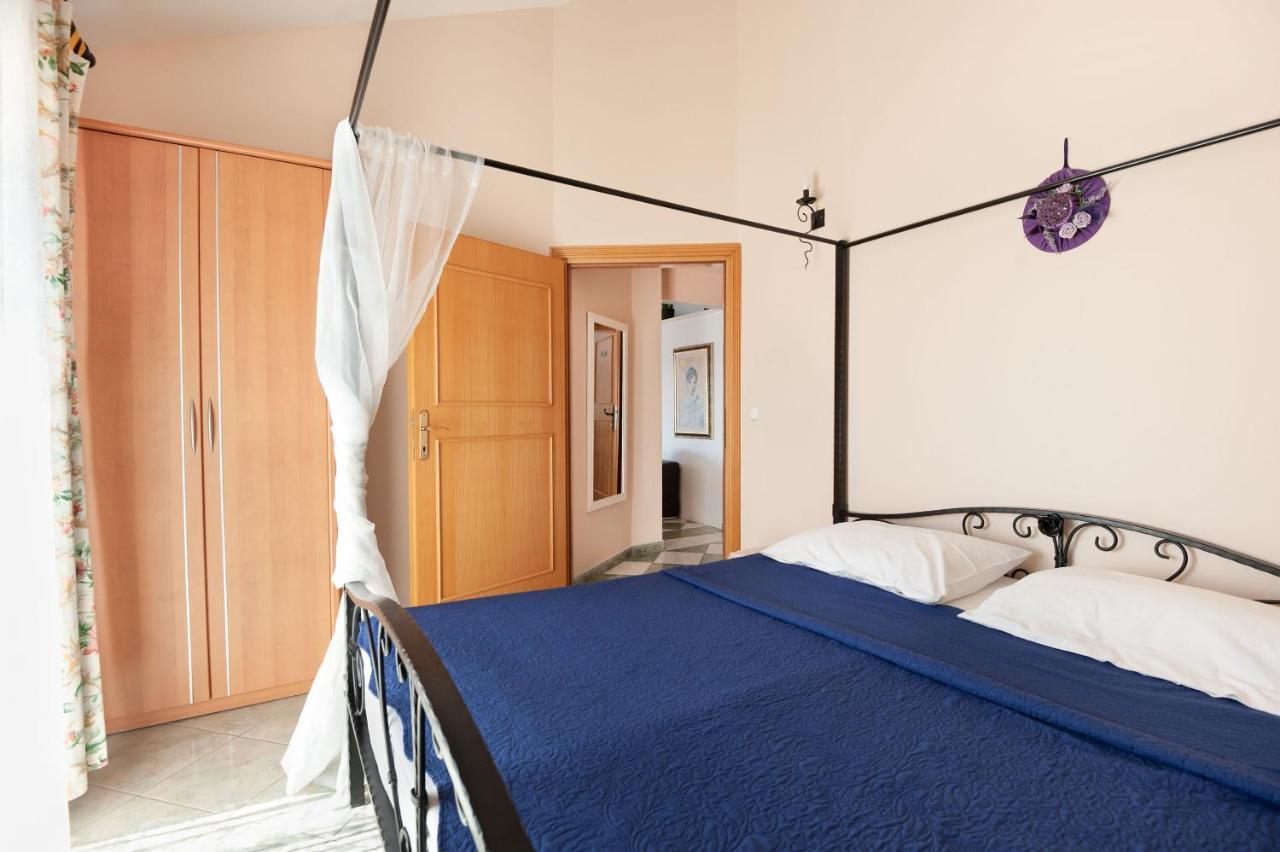 Apartments Gordana Lokva Rogoznica Bagian luar foto