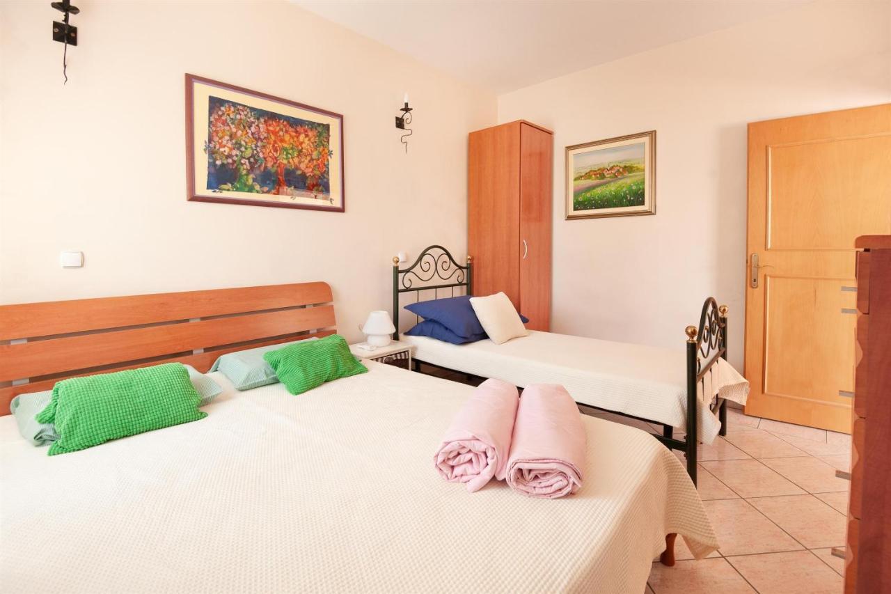 Apartments Gordana Lokva Rogoznica Bagian luar foto